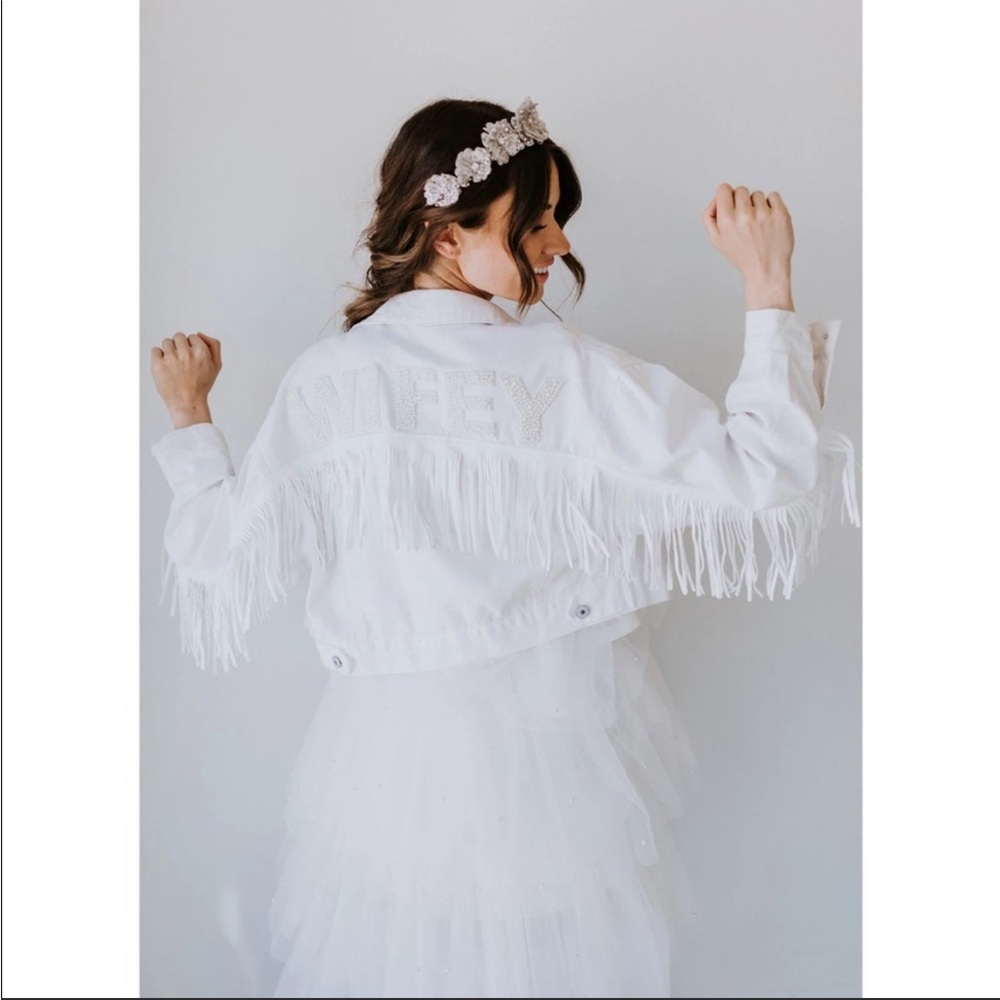 Untamed Petals Dallas Fringe
Crop Jacket